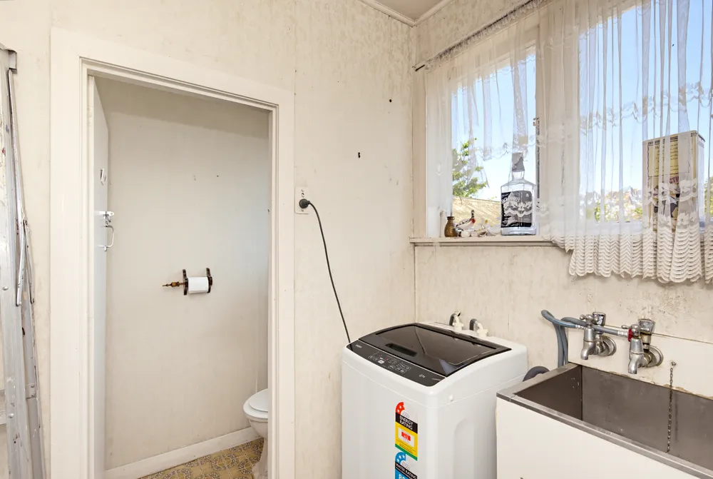 Photos of 35 Bowen Street