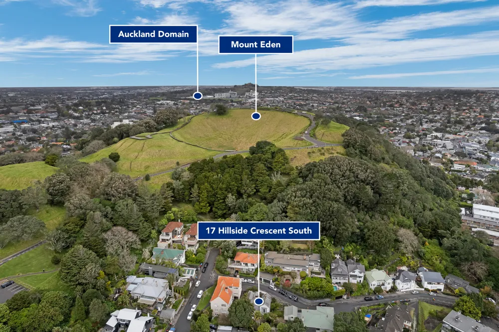 Photos of 17 Hillside Crescent South