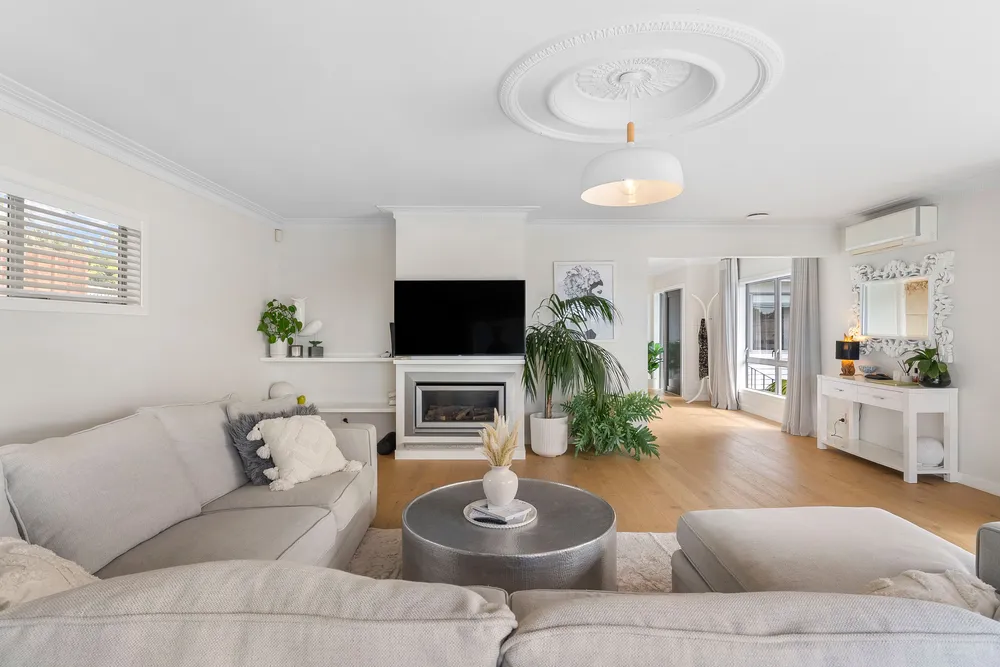 Photos of 4 Braebank Lane