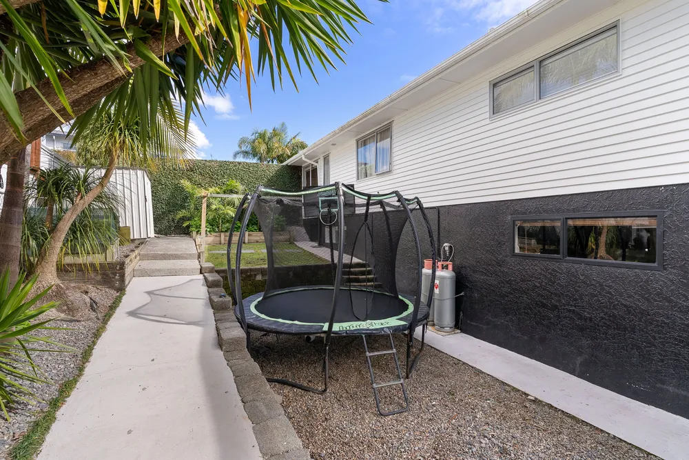 Photos of 4 Braebank Lane