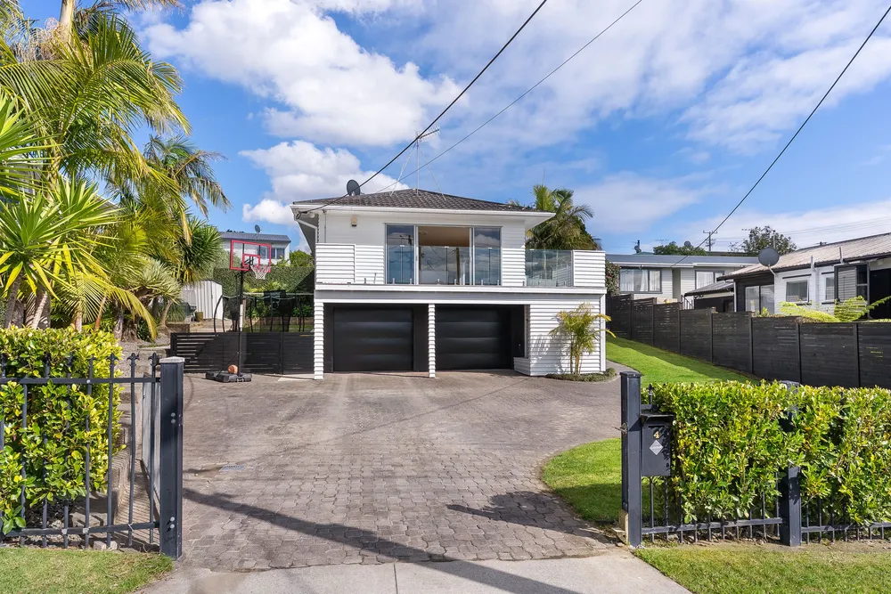 Photos of 4 Braebank Lane