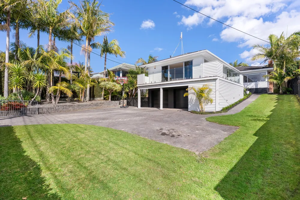 Photos of 4 Braebank Lane