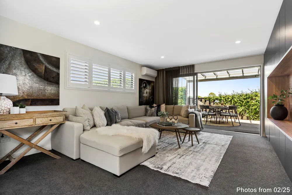 Photos of 15 Knoll Rise