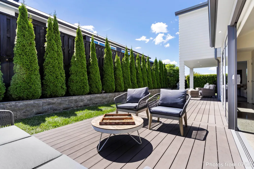 Photos of 15 Knoll Rise