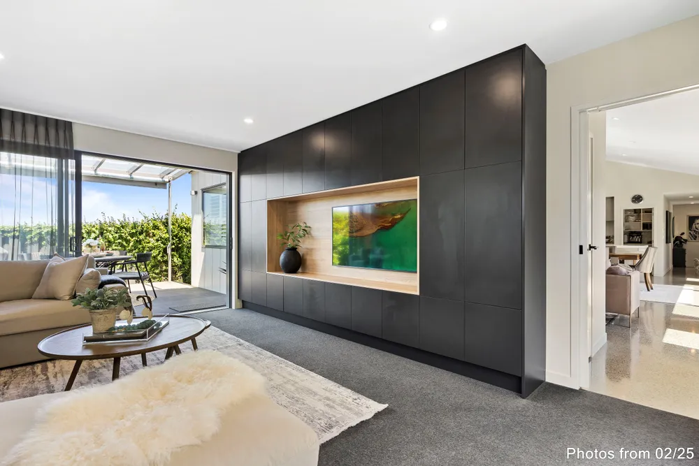Photos of 15 Knoll Rise