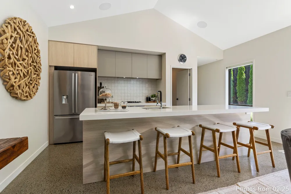 Photos of 15 Knoll Rise