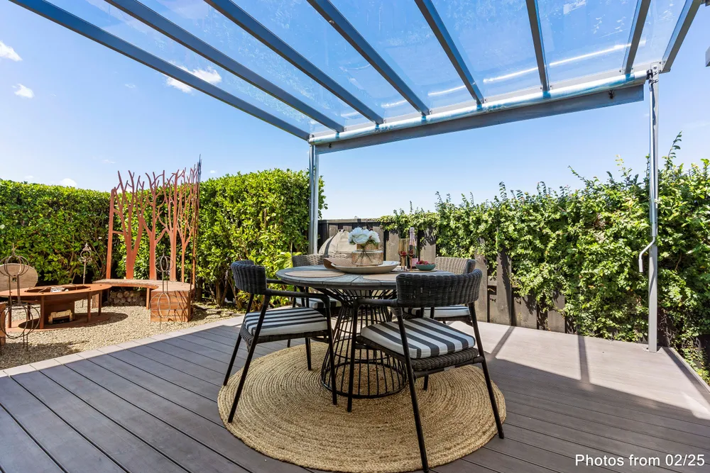 Photos of 15 Knoll Rise