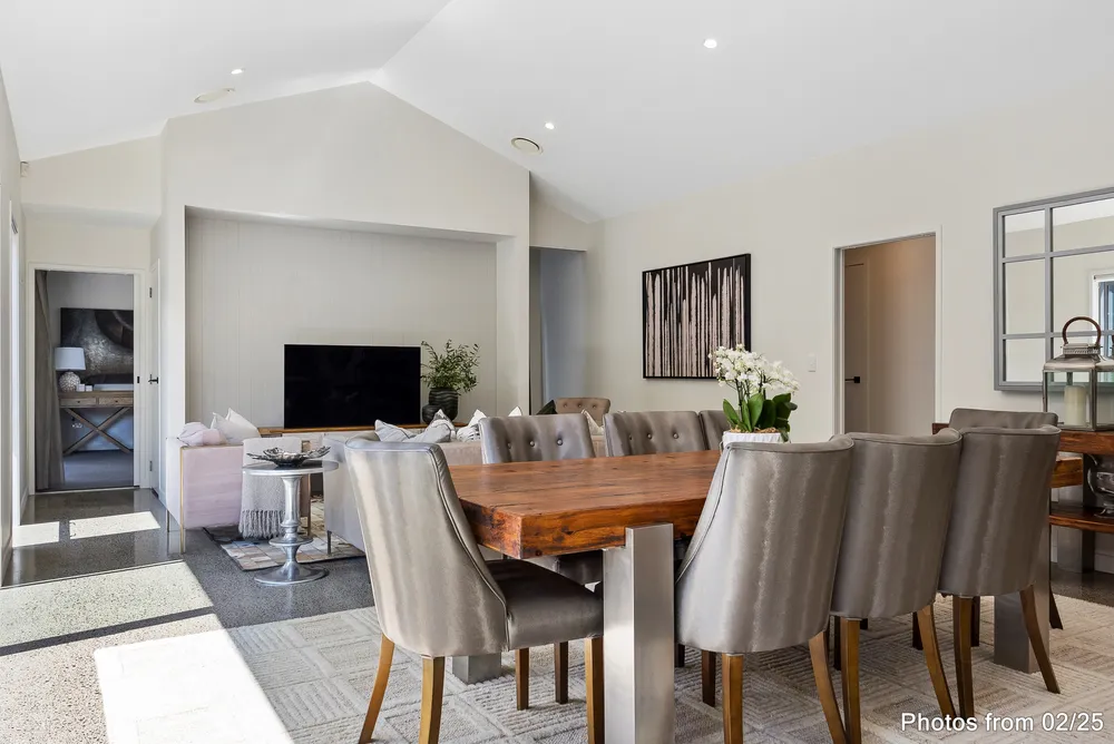 Photos of 15 Knoll Rise