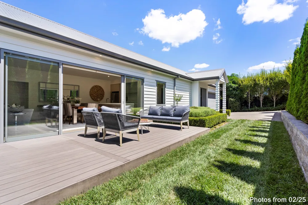Photos of 15 Knoll Rise