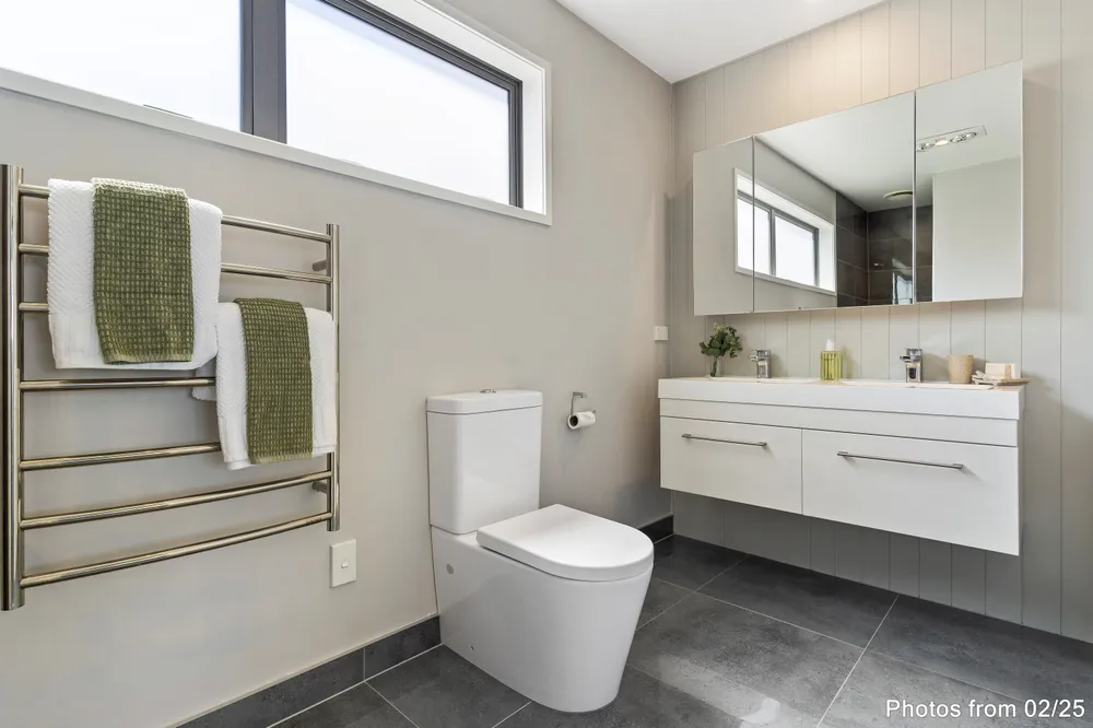 Photos of 15 Knoll Rise