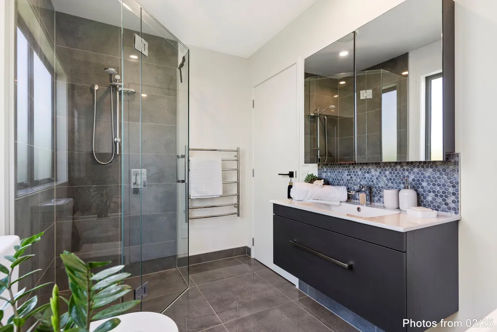 Photos of 15 Knoll Rise