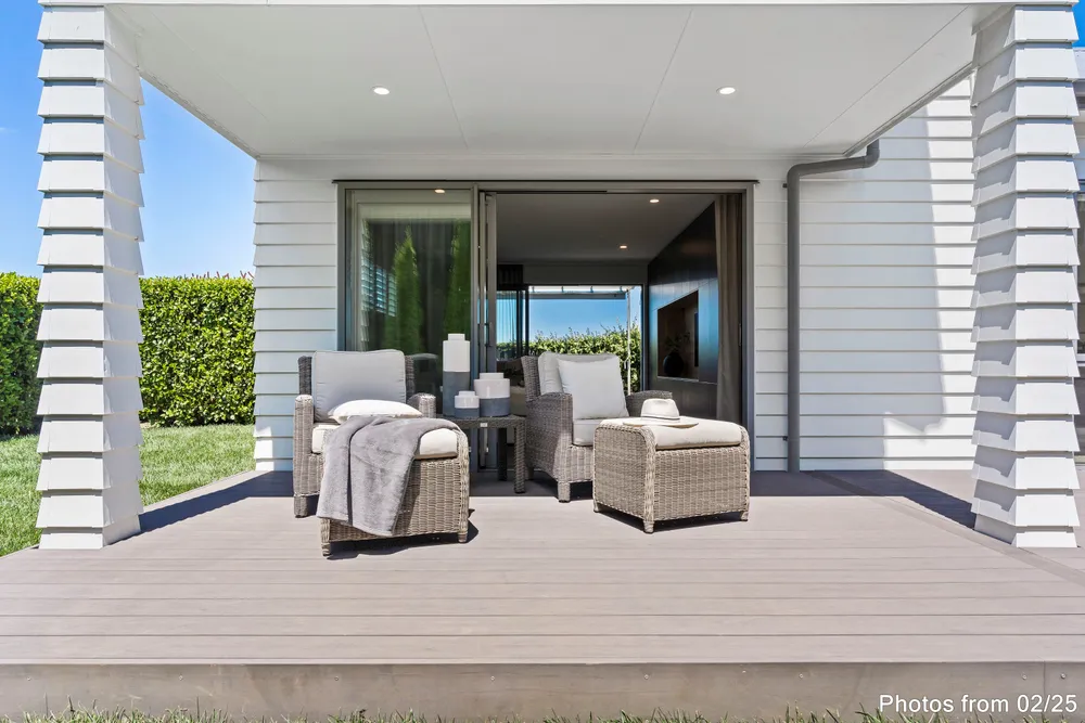 Photos of 15 Knoll Rise
