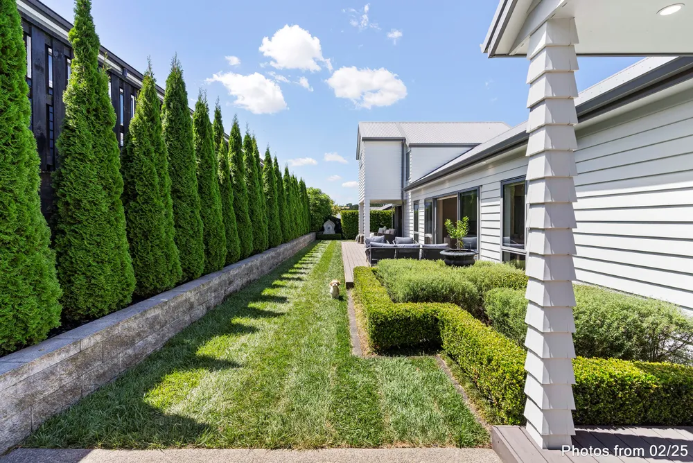 Photos of 15 Knoll Rise
