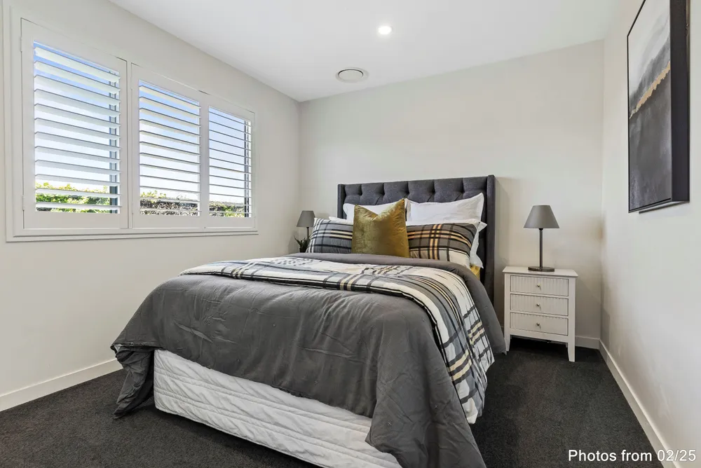 Photos of 15 Knoll Rise