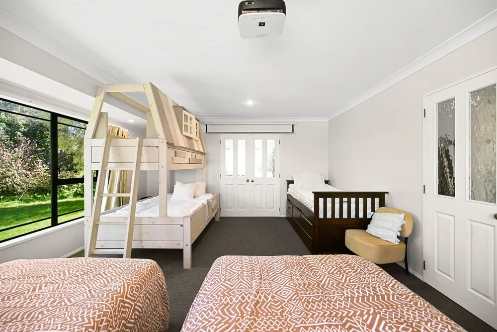 Photos of 309 Vaile Road