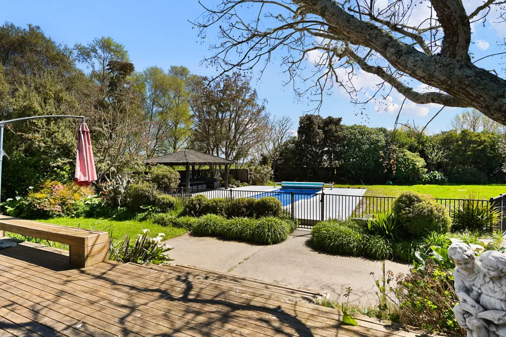 Photos of 309 Vaile Road