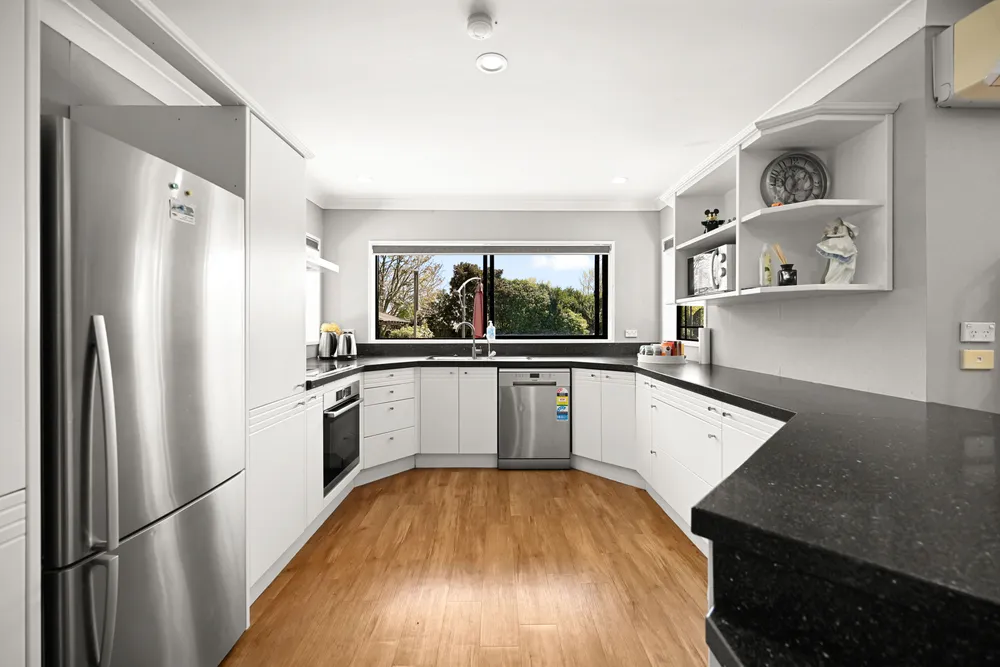 Photos of 309 Vaile Road