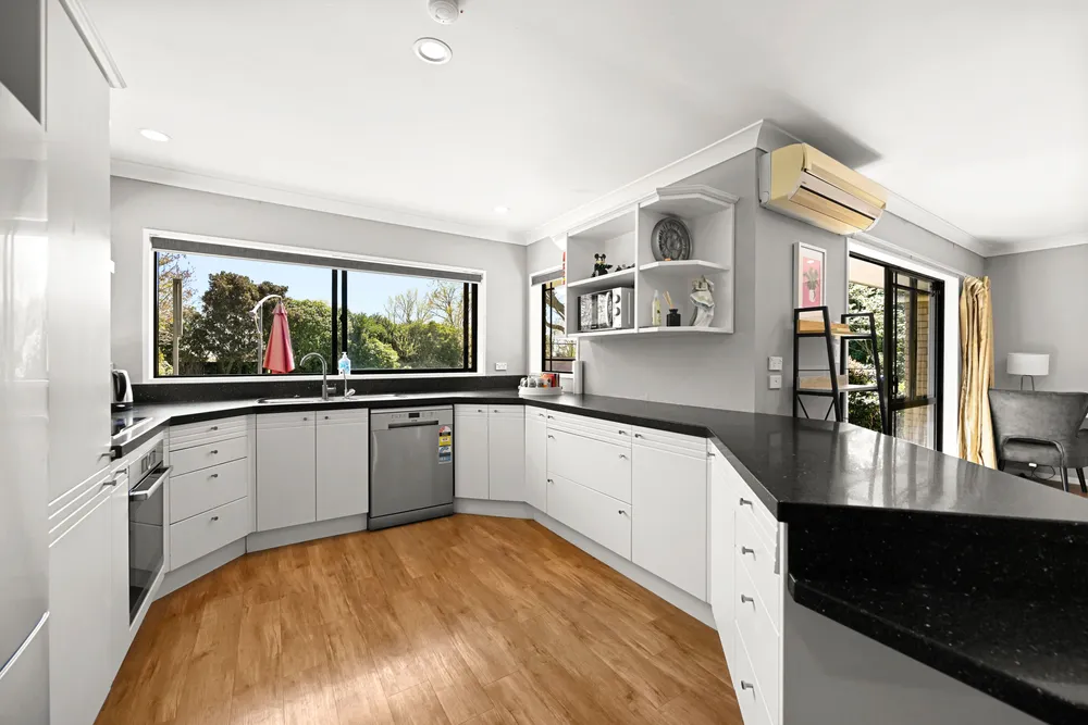 Photos of 309 Vaile Road