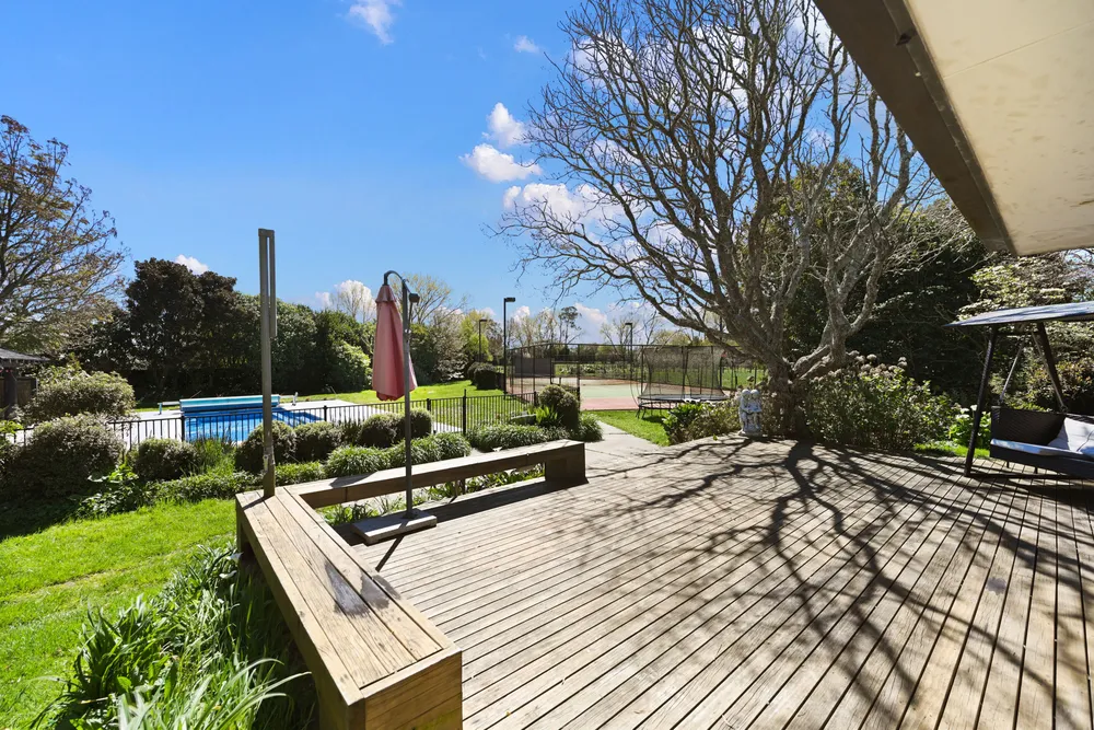 Photos of 309 Vaile Road