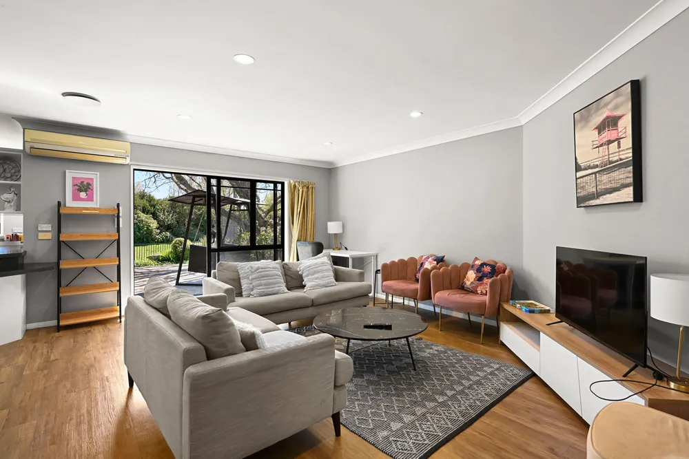 Photos of 309 Vaile Road
