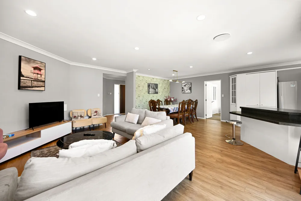 Photos of 309 Vaile Road