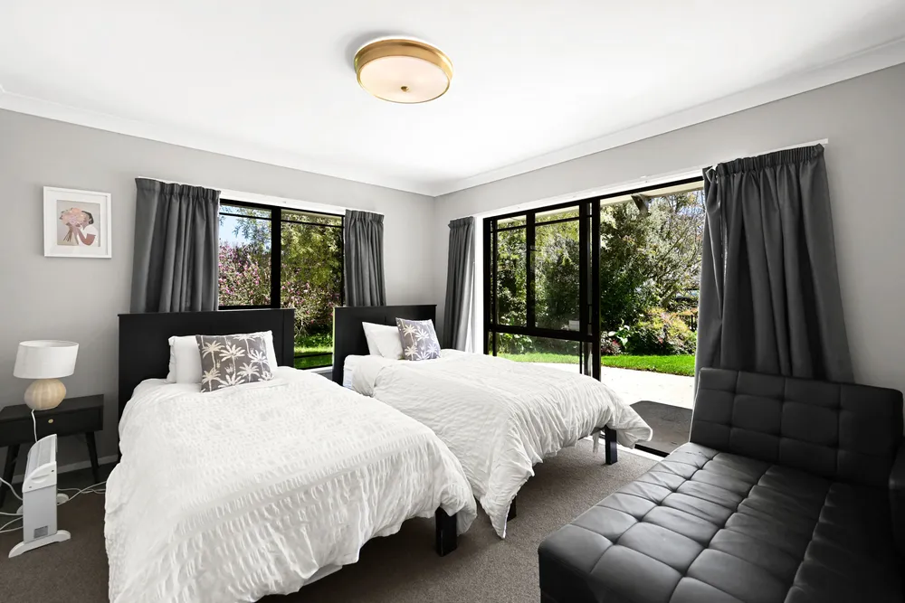 Photos of 309 Vaile Road