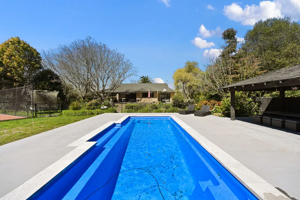 Photos of 309 Vaile Road