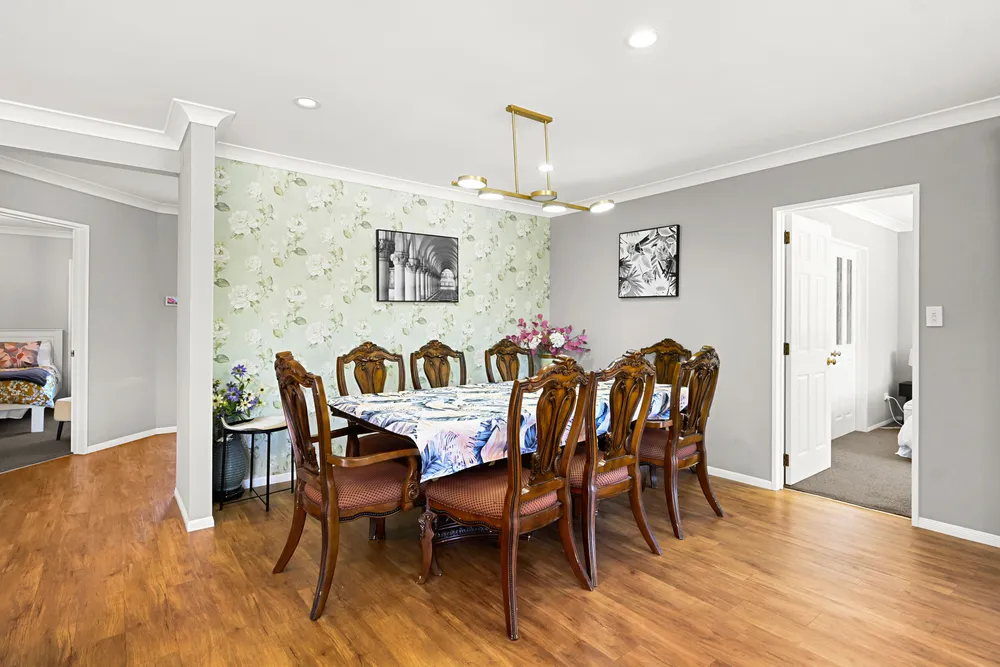 Photos of 309 Vaile Road