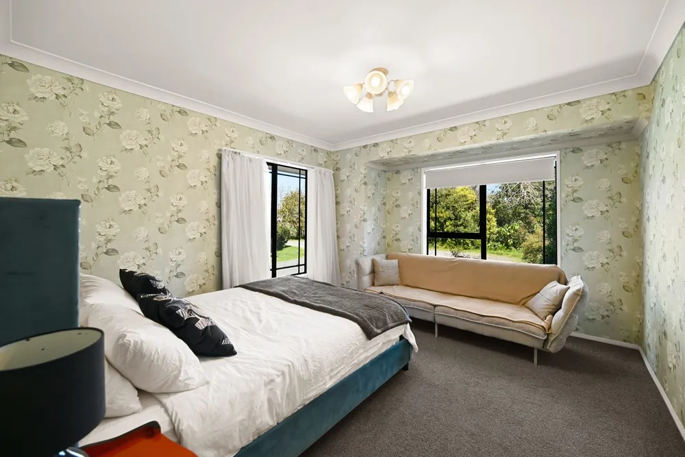 Photos of 309 Vaile Road