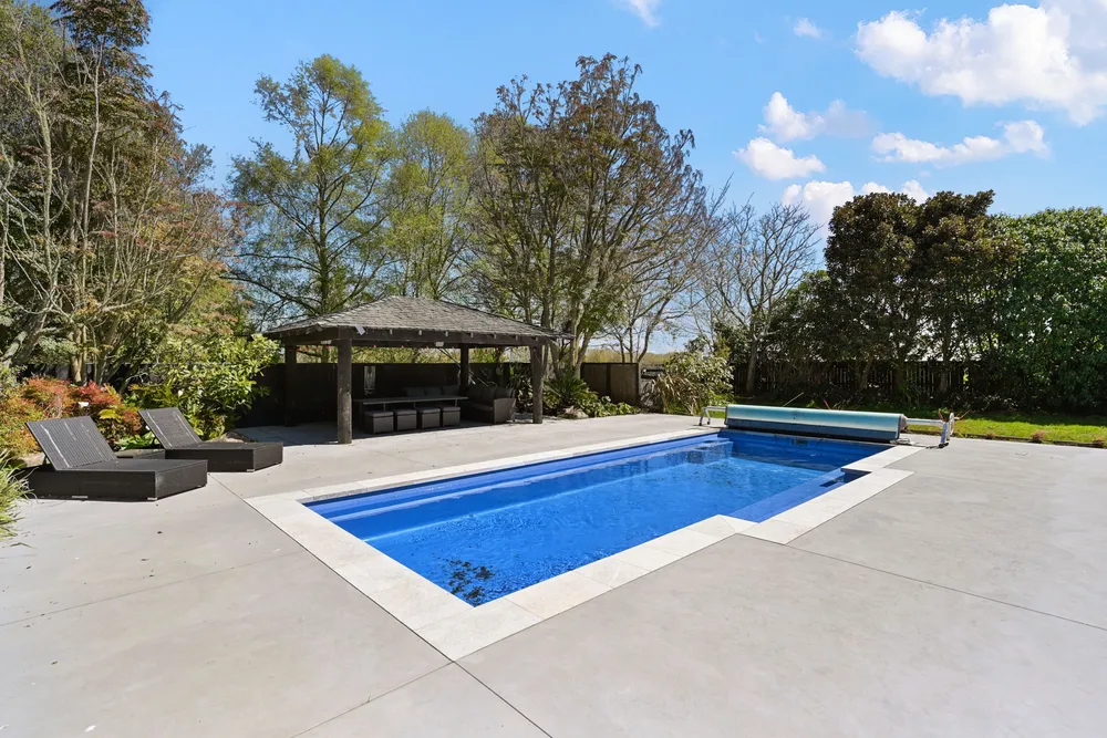 Photos of 309 Vaile Road