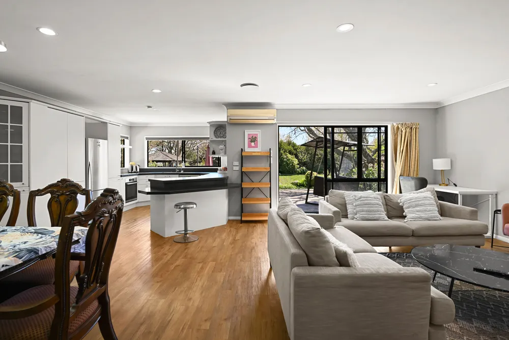 Photos of 309 Vaile Road