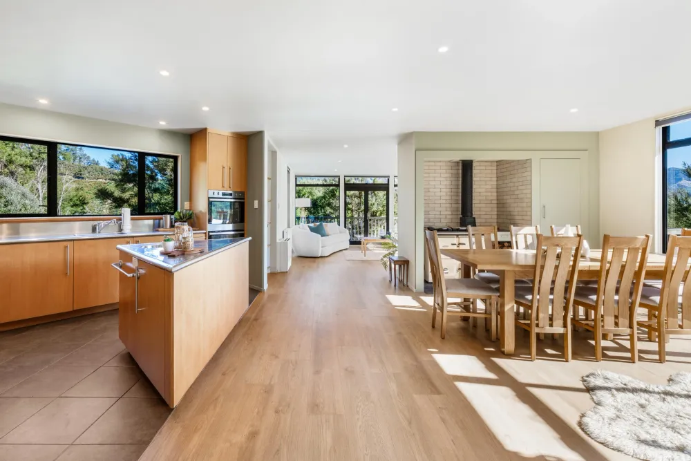 Photos of 140 Leslies Road