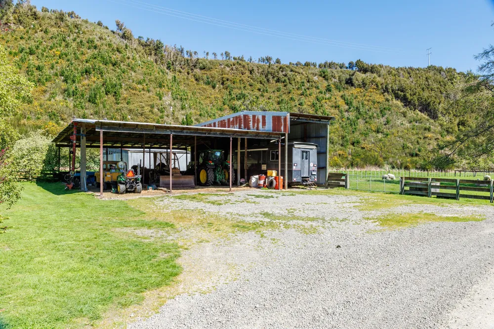 Photos of 140 Leslies Road