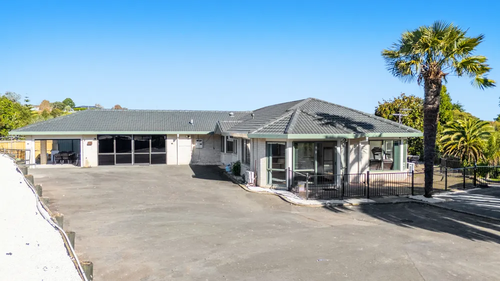 Photos of 180 Settlement Road