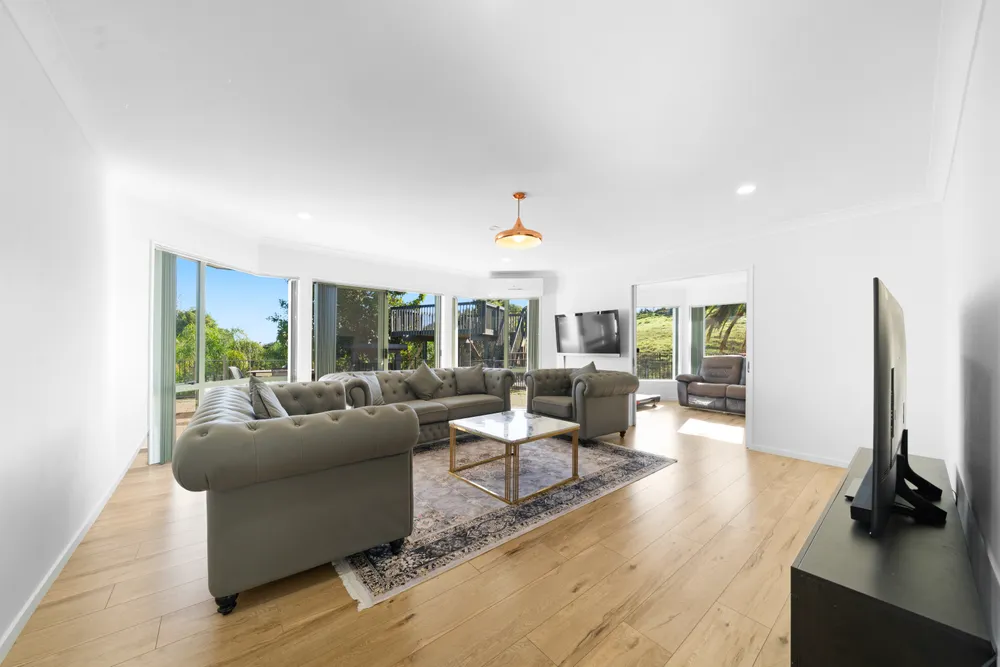Photos of 180 Settlement Road