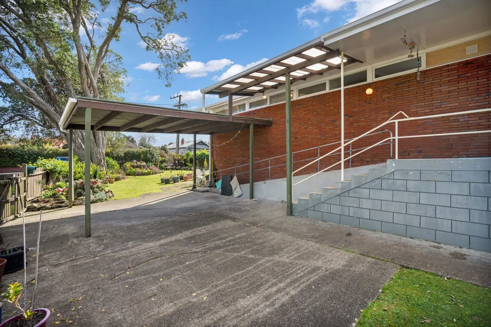 Photos of 162 Kamo Road