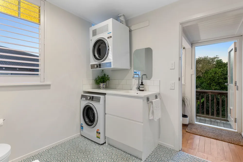 Photos of 33 Schofield Street