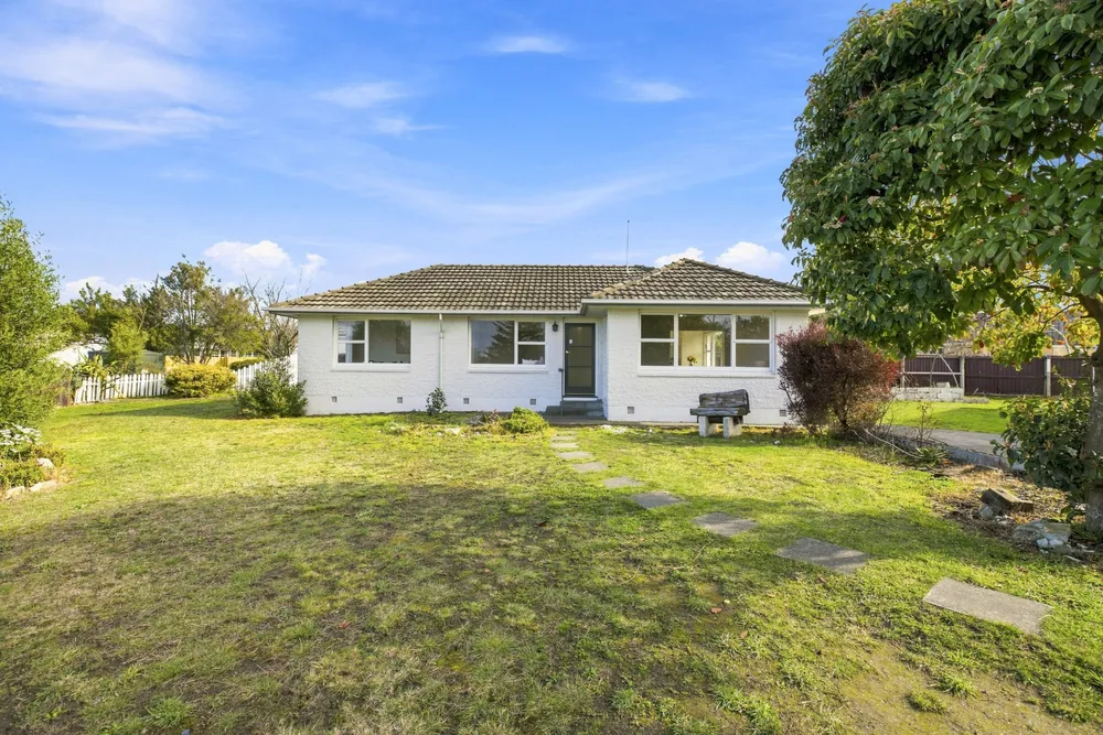 Photos of 12 Chartwell Street