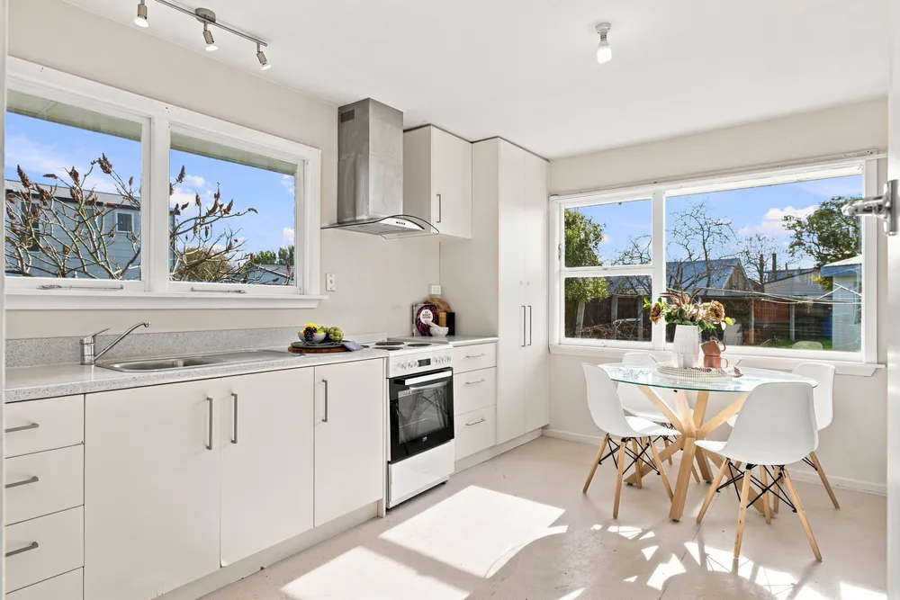 Photos of 12 Chartwell Street