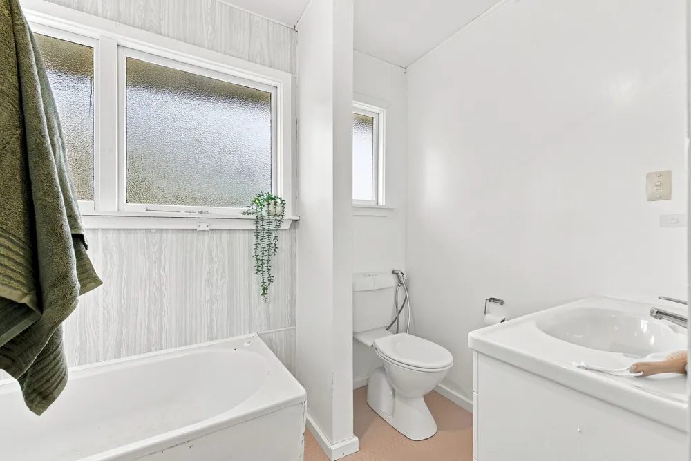 Photos of 12 Chartwell Street