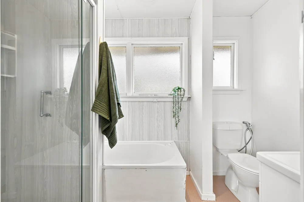 Photos of 12 Chartwell Street