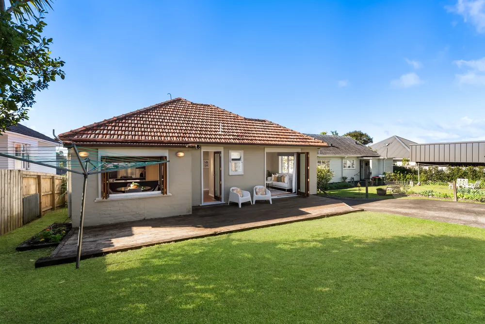Photos of 76B Walmer Road