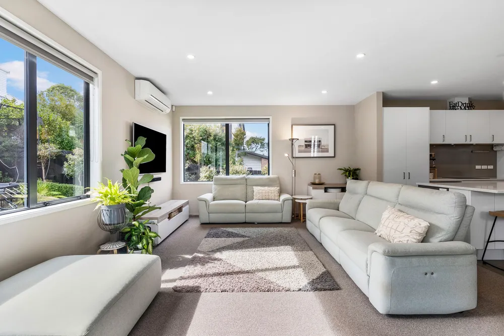 Photos of 61A Castledine Crescent