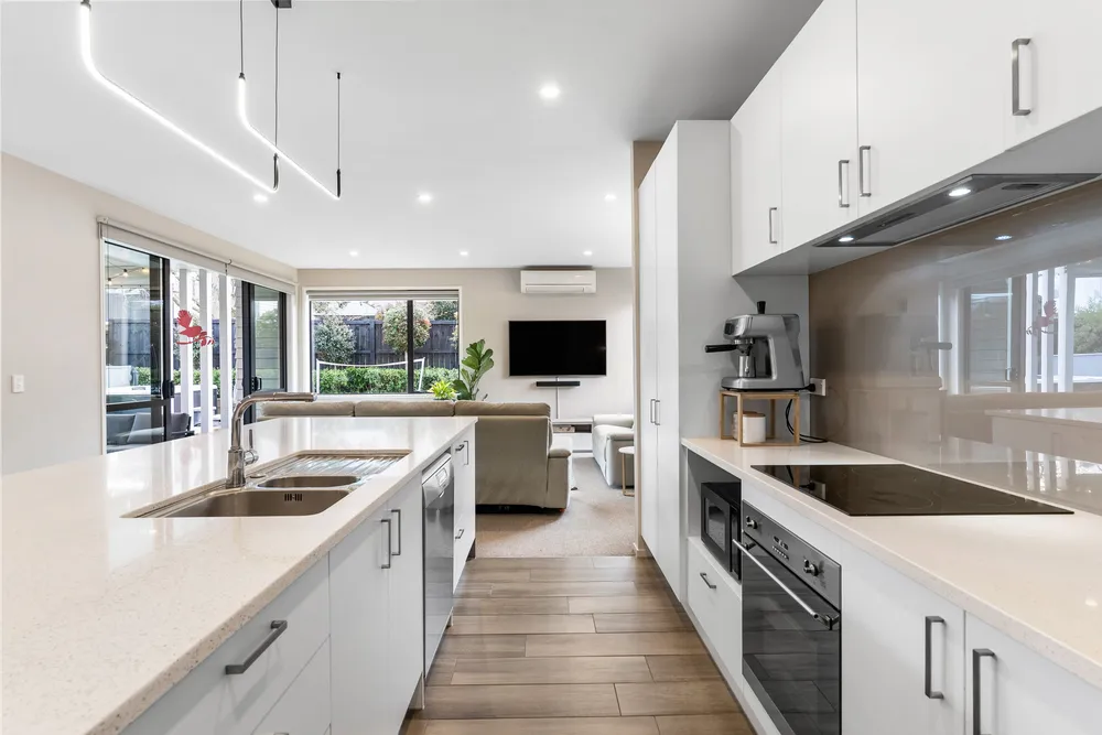 Photos of 61A Castledine Crescent