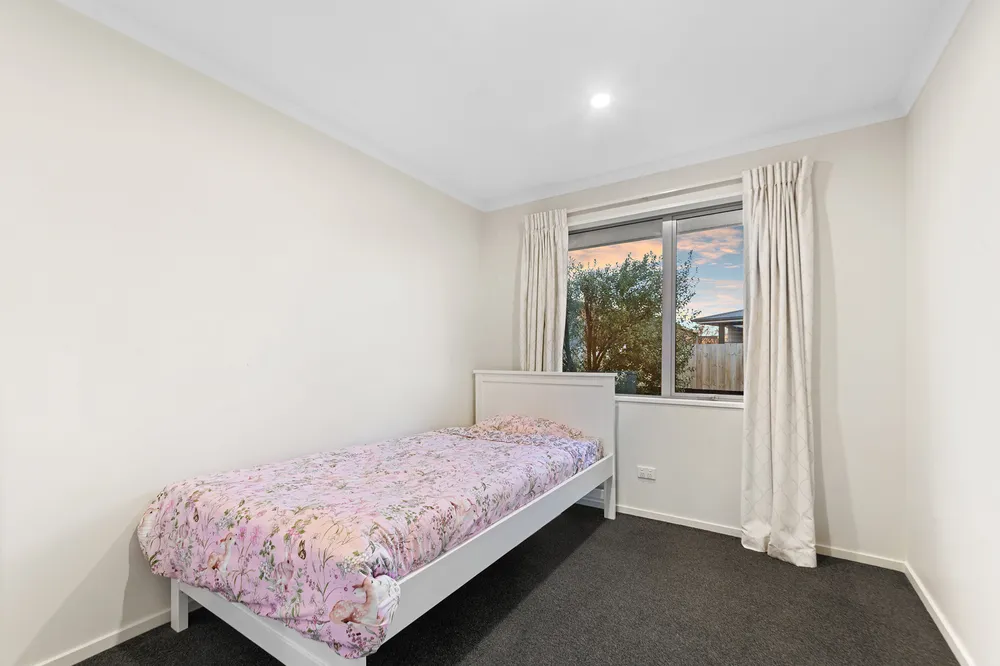Photos of 423 Bower Avenue
