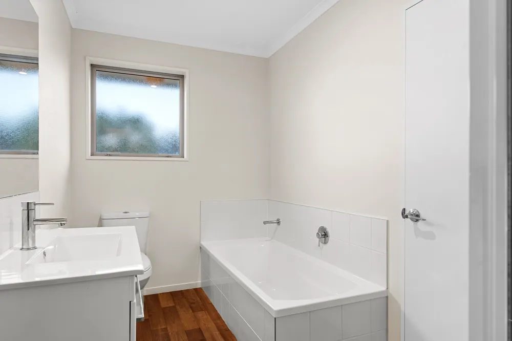 Photos of 423 Bower Avenue