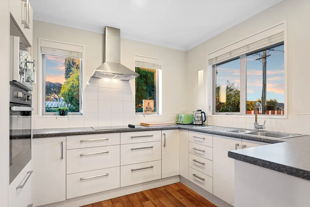 Photos of 423 Bower Avenue