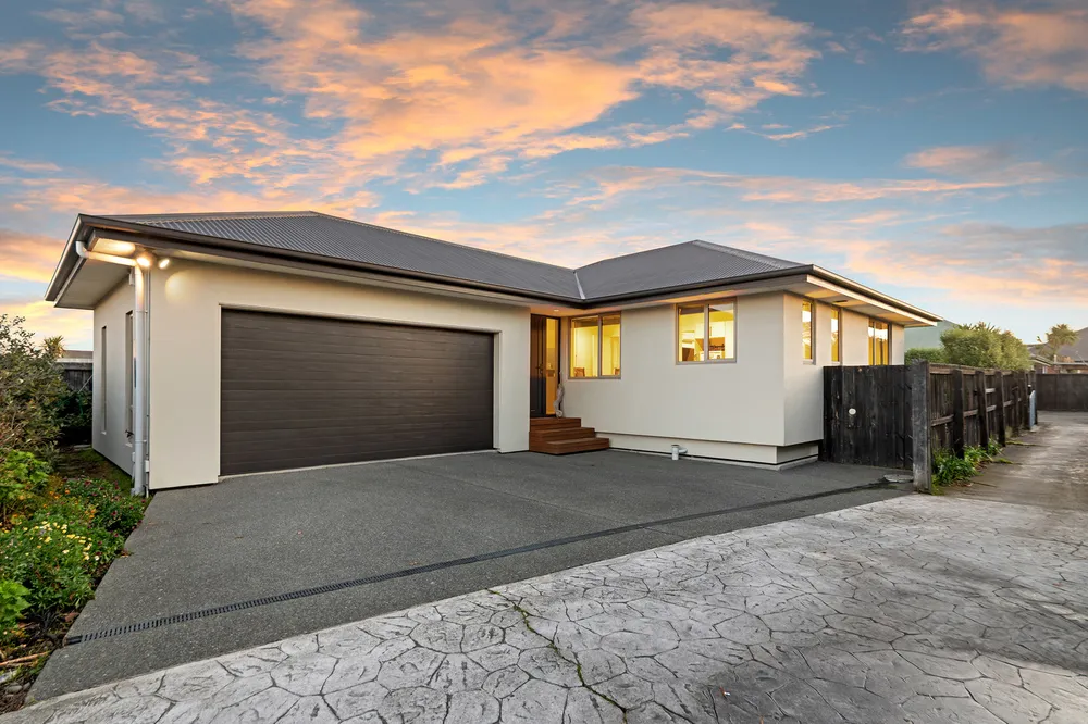 Photos of 423 Bower Avenue