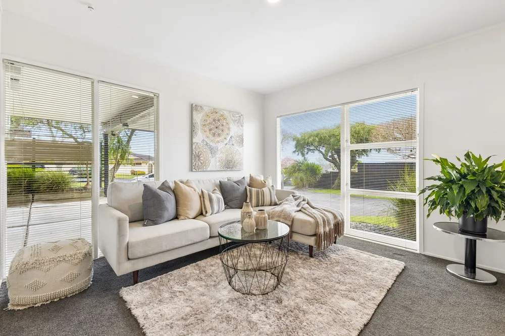 Photos of 33 Fordyce Avenue