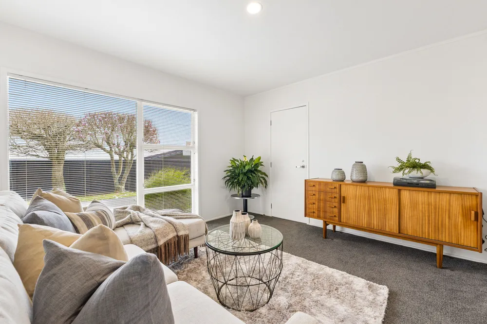 Photos of 33 Fordyce Avenue